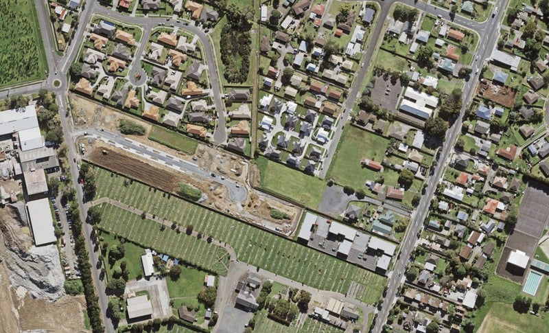 8/32 Tapuwae Way, Māngere Bridge, Auckland - Carousel 1
