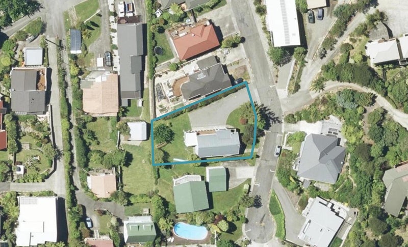 12 Finlay Grove, Waikawa, Picton - Carousel 1