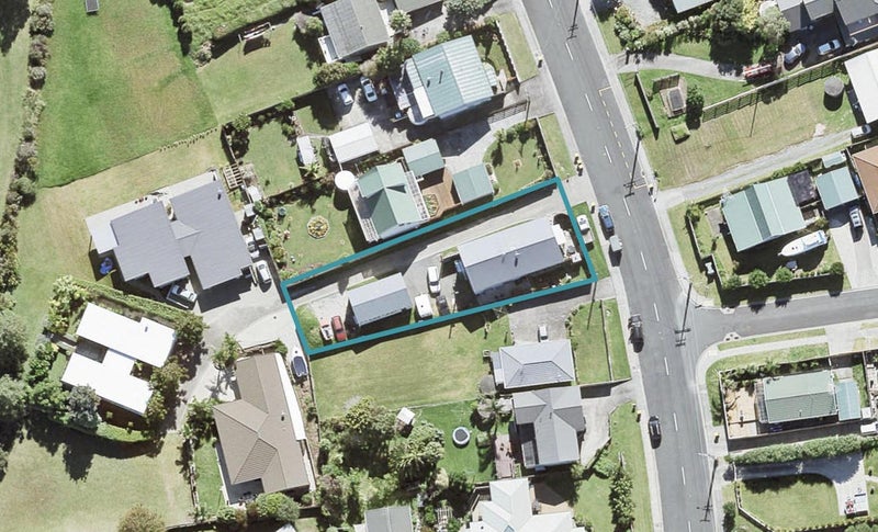 37 SHAKESPEAR RD, Army Bay, Whangaparaoa - Carousel 1
