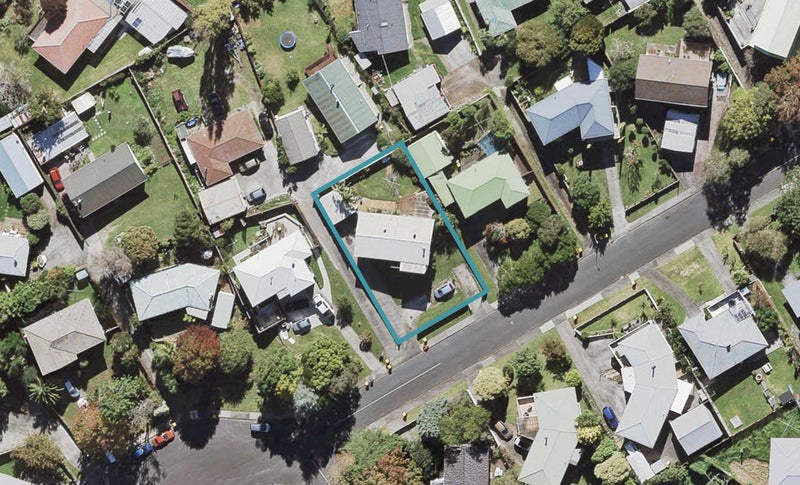26 Dellwood Avenue, Henderson, Auckland - Carousel 1
