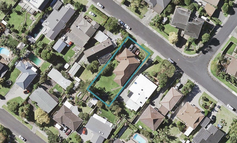 14 Paisley Street, Mellons Bay, Auckland - Carousel 1