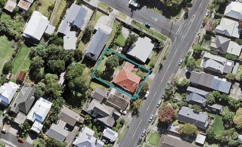 2/20 Mountain View Road, Morningside, Auckland - Carousel 1