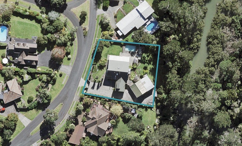 7 Kingfisher Grove, Greenhithe, Auckland - Carousel 1