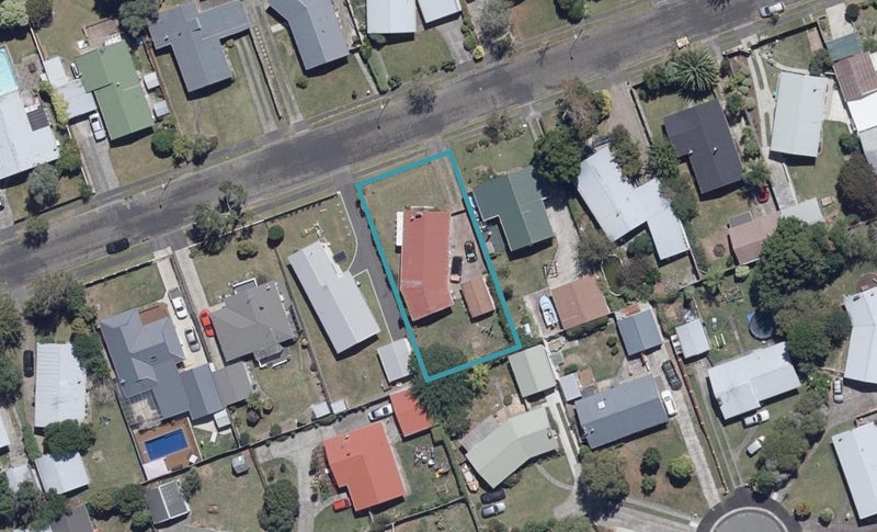 16 Thorpe Street, Fairview Downs, Hamilton - Carousel 1