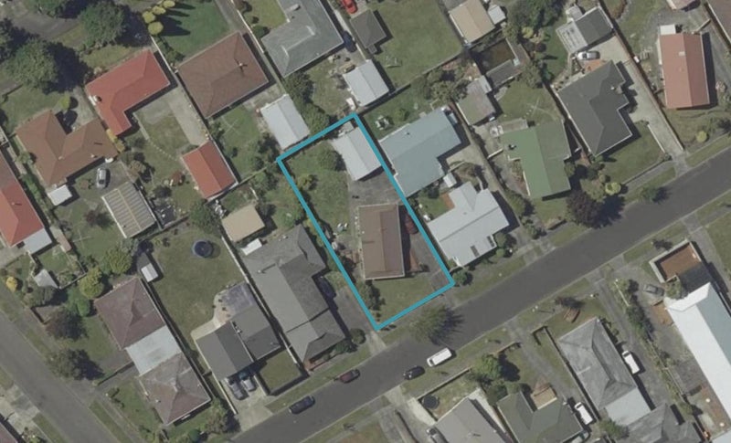 19 Geraldine Crescent, Cloverlea, Palmerston North - Carousel 1