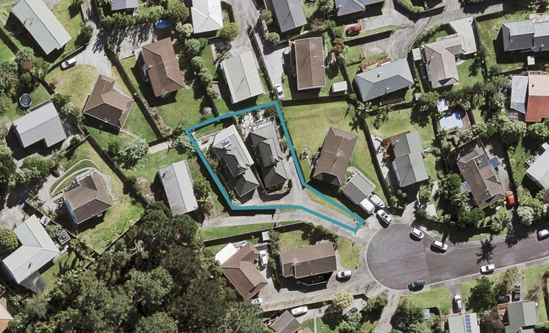 2/21 Jumento Place, Unsworth Heights, Auckland - Carousel 1