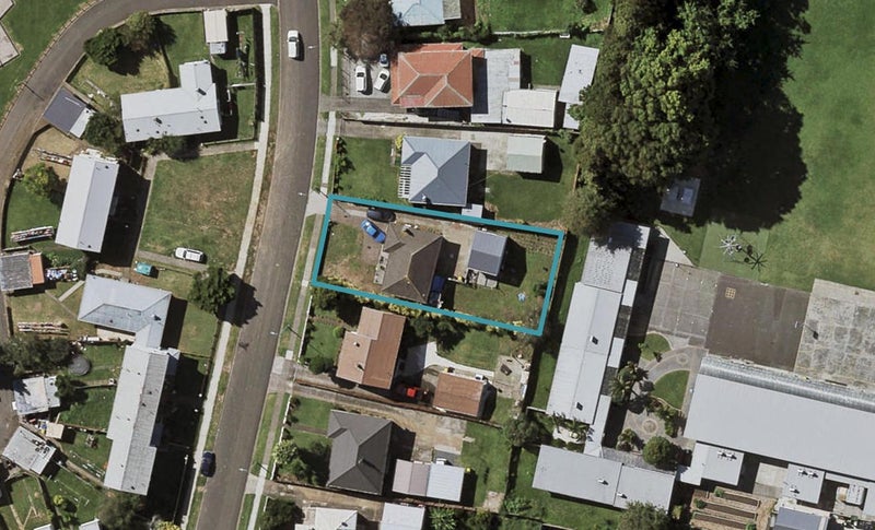 16 Vickerman Street, Otara, Auckland - Carousel 1