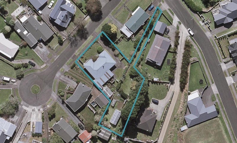 3 Handley Place, Glen Avon, New Plymouth - Carousel 1