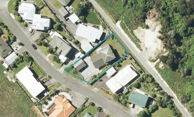 2 Matai Place, Waikawa, Picton - Carousel 1