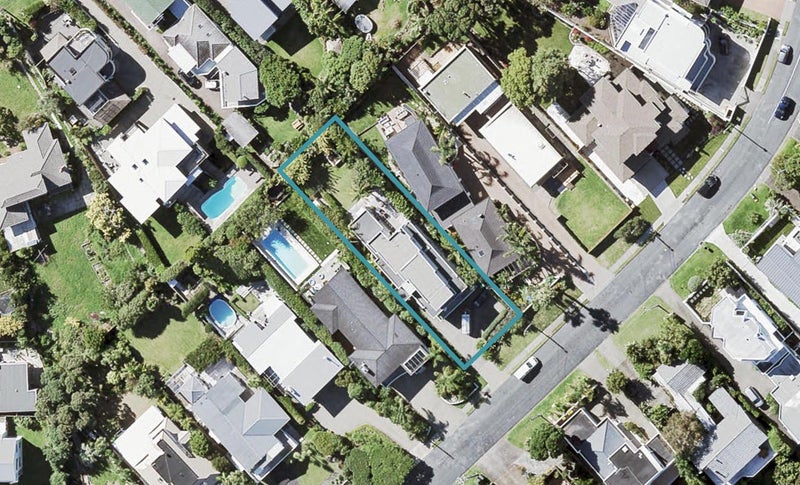 16 Churchill Road, Murrays Bay, Auckland - Carousel 1