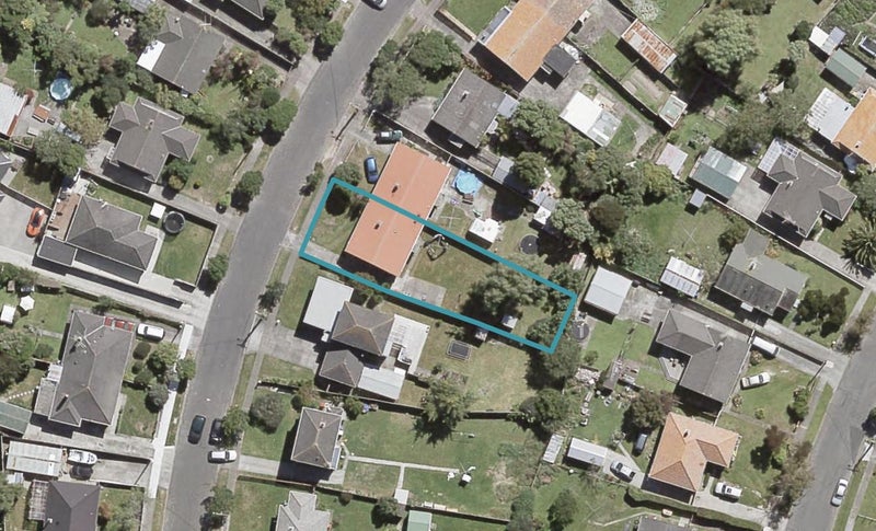 30 Compton Crescent, Taita, Lower Hutt - Carousel 1
