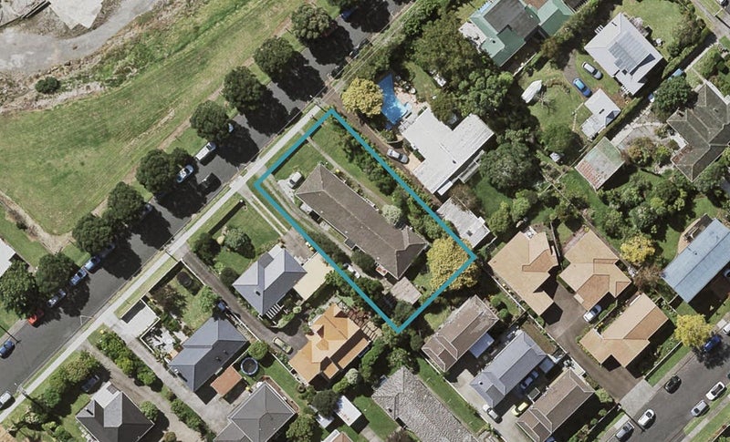 2/7 RANGITIRA AVE, Takapuna, North Shore City - Carousel 1