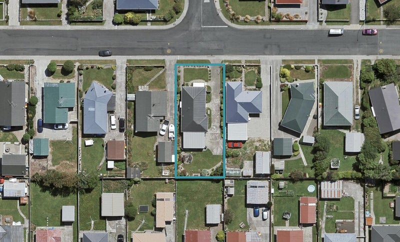 59 Lothian Crescent, Strathern, Invercargill - Carousel 1