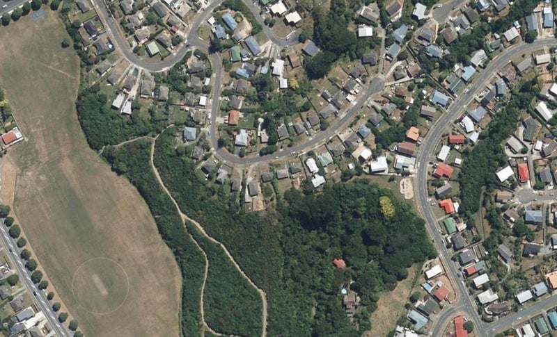 26 Spur Grove, Titahi Bay, Porirua - Carousel 1