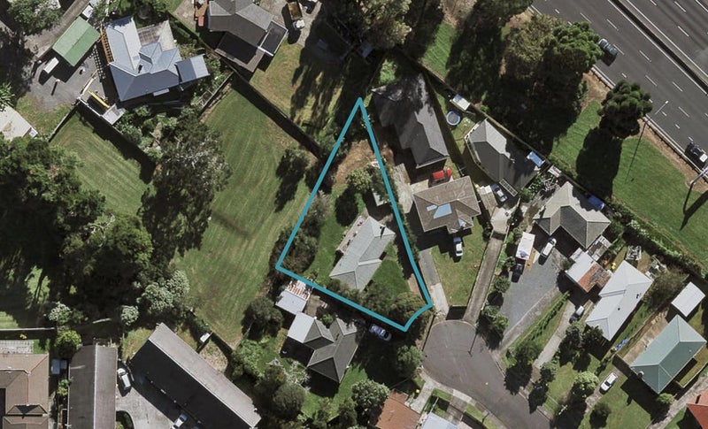 8 Bernard Street, Papatoetoe, Auckland - Carousel 1