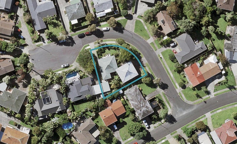 2/4 Chip Grove, Sunnyhills, Auckland - Carousel 1