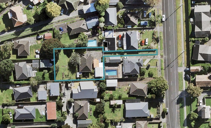 63 Beach Road, Te Atatu Peninsula, Auckland - Carousel 1
