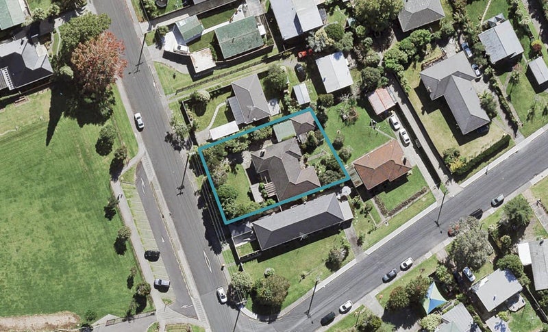 45 Tramway Road, Beach Haven, Auckland - Carousel 1