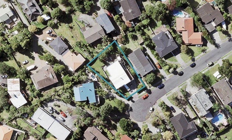 11 Valdese Rise, Browns Bay, Auckland - Carousel 1