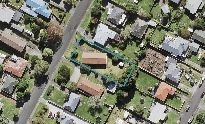 94 Matipo Road, Te Atatu Peninsula, Auckland - Carousel 1