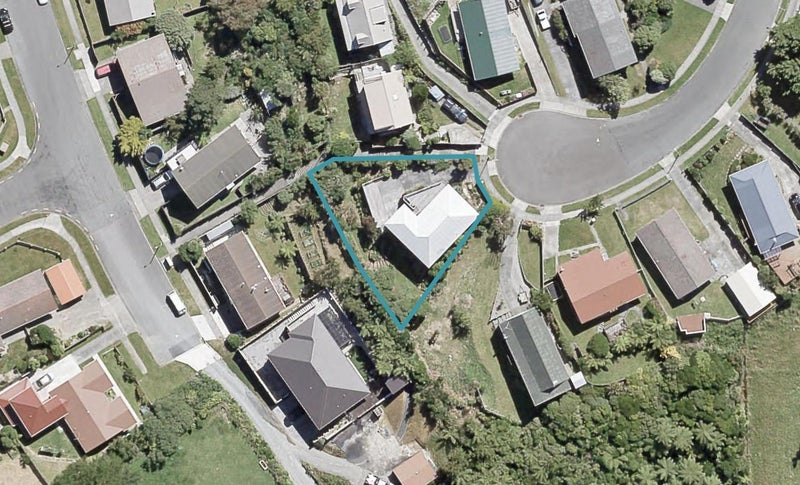 21 Outram Grove, Kelson, Lower Hutt - Carousel 1