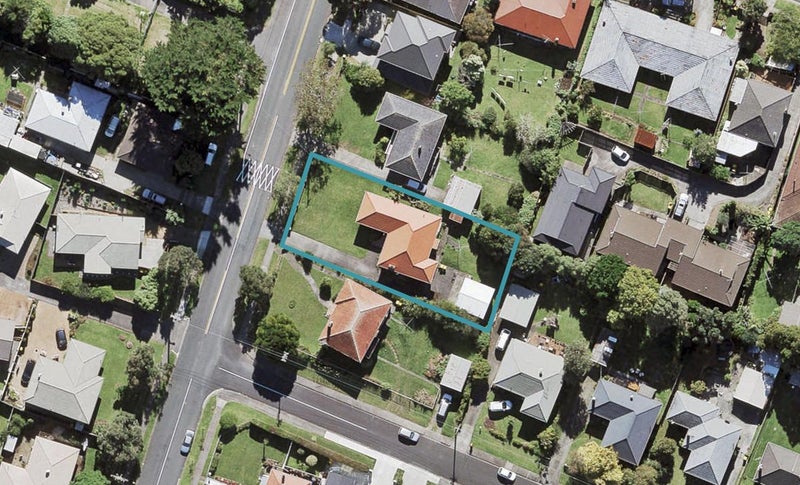 27 Lynwood Road, New Lynn, Auckland - Carousel 1