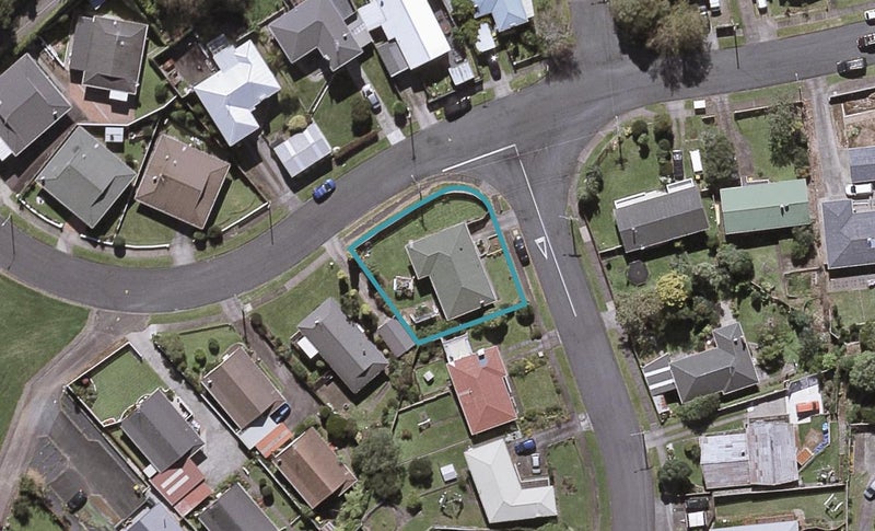 2 Penrith Street, Westown, New Plymouth - Carousel 1