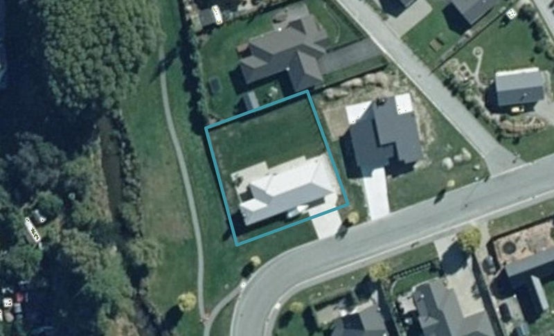 12 Alice Burn Drive, Luggate, Wānaka - Carousel 1