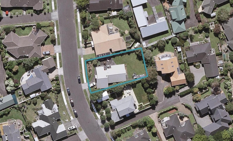 15 Kinross Drive, Merrilands, New Plymouth - Carousel 1