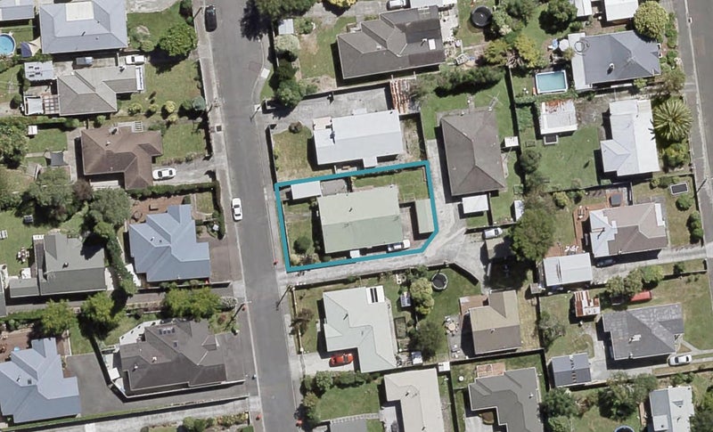 1/42 EBDENTOWN ST, MAORIBANK, UPPER HUTT - Carousel 1