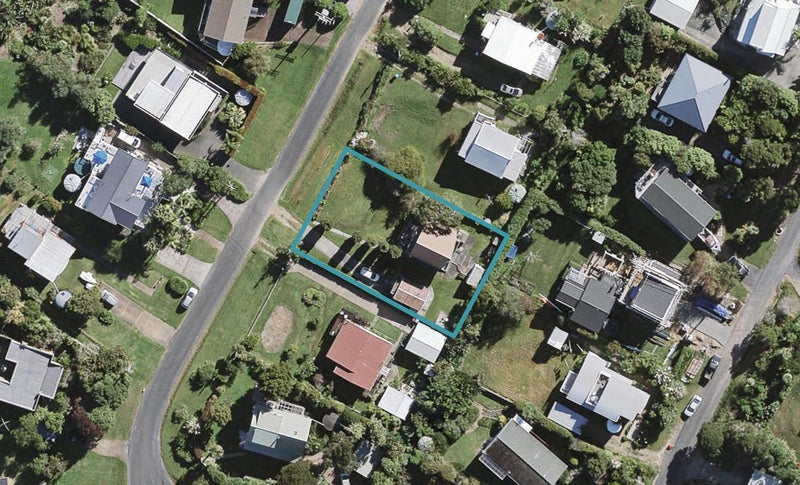 30 Kiwi Street, Oneroa, Waiheke Island - Carousel 1