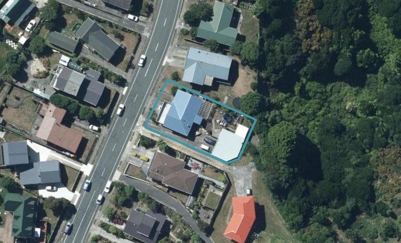 120 Gloaming Hill, Titahi Bay, Porirua - Carousel 1