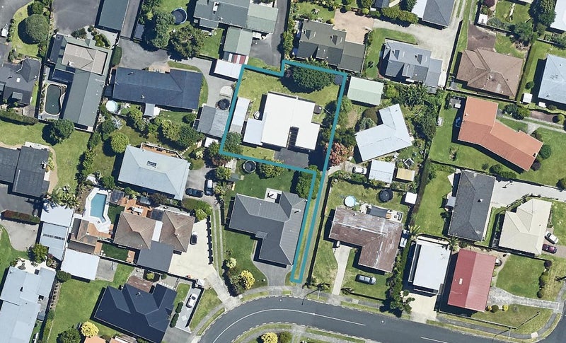 11 Ridge Street, Otumoetai, Tauranga - Carousel 1