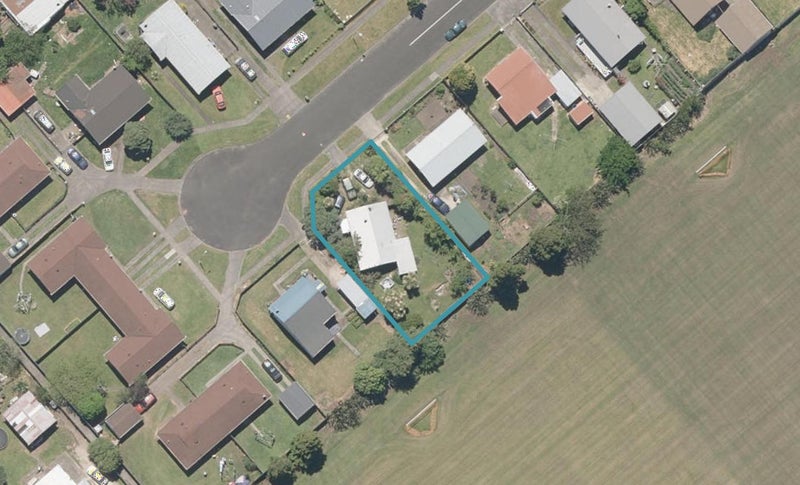 6 Wembley Place, Whanganui East, Whanganui - Carousel 1
