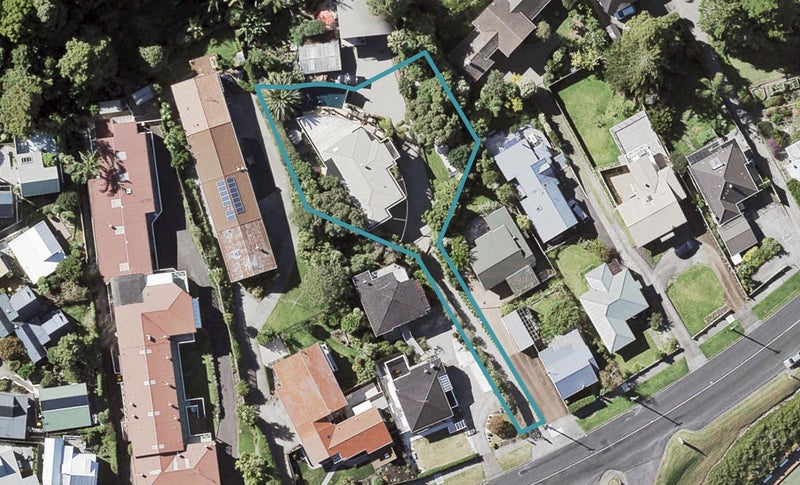 30A Selwyn Road, Cockle Bay, Auckland - Carousel 1