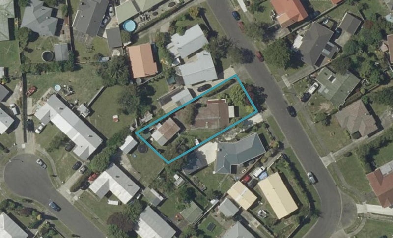 8 Dampier Avenue, Awapuni, Palmerston North - Carousel 1