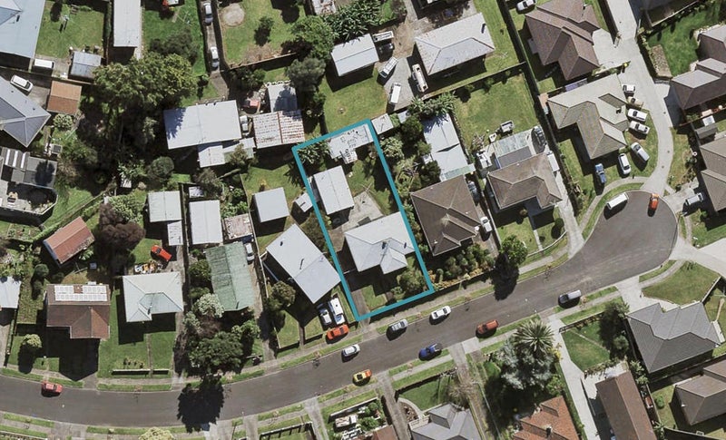 12 Lachlan Place, Favona, Auckland - Carousel 1