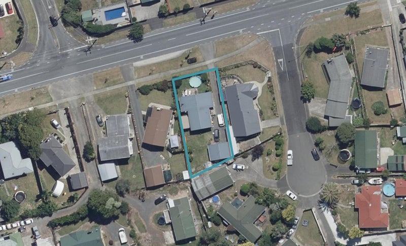 61 Collins Road, Melville, Hamilton - Carousel 1