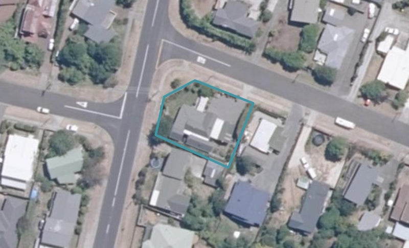 1 Weka Road, Waipahihi, Taupo - Carousel 1