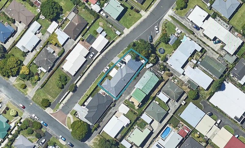 14 Howell Place, Tauranga South, Tauranga - Carousel 1