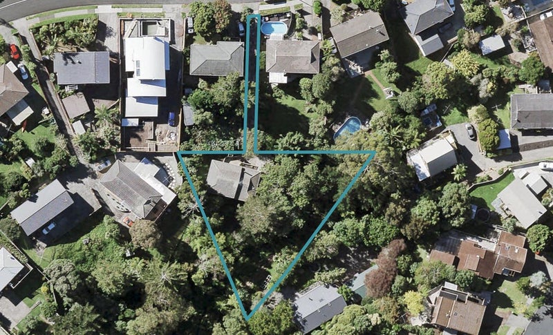 77 Advene Road, Cockle Bay, Auckland - Carousel 1