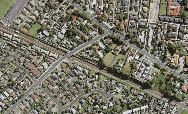 59 Isabella Lane, Henderson, Auckland - Carousel 1