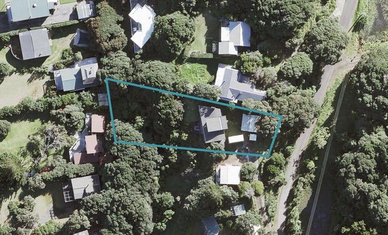32 Garden Road, Piha, Piha - Carousel 1