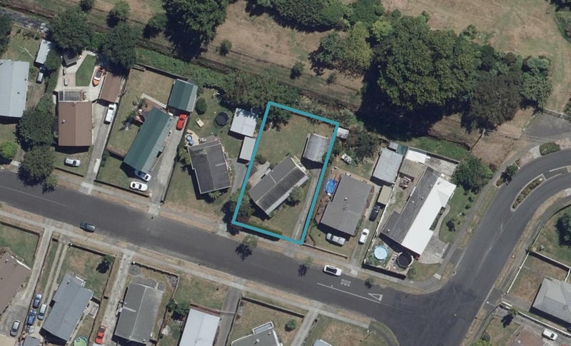 6 Karen Crescent, Dinsdale, Hamilton - Carousel 1