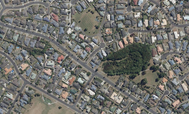 2 Pointon Glade, Grandview Heights, Hamilton - Carousel 1