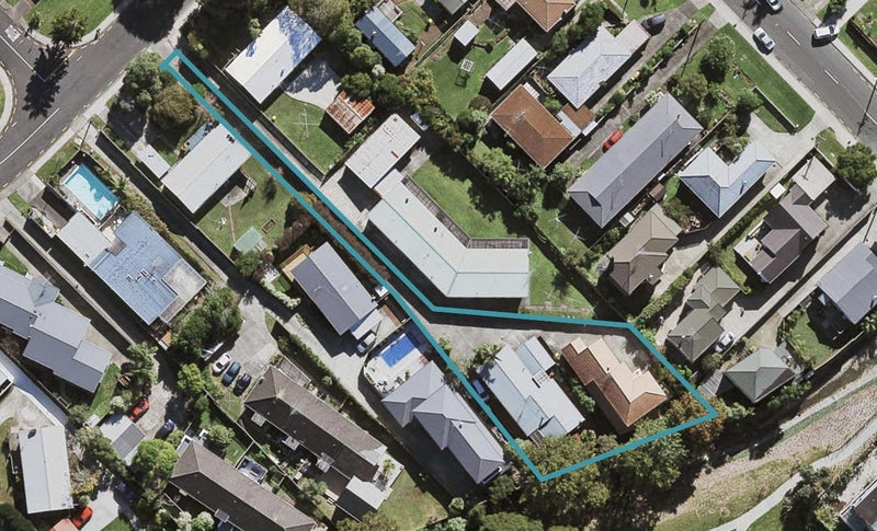 1/75 Sylvia Road, Hillcrest, Auckland - Carousel 1