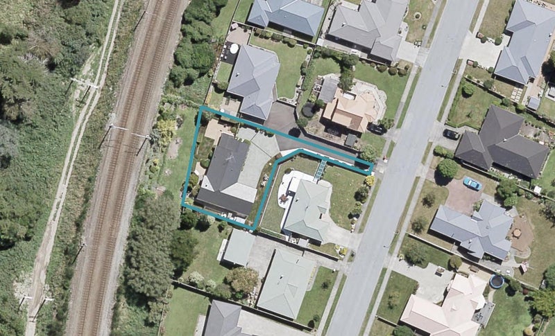 37 MARY HUSE GROVE, Manor Park, Lower Hutt - Carousel 1