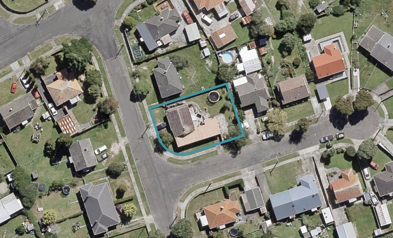 10 Gillespie Street, Taita, Lower Hutt - Carousel 1