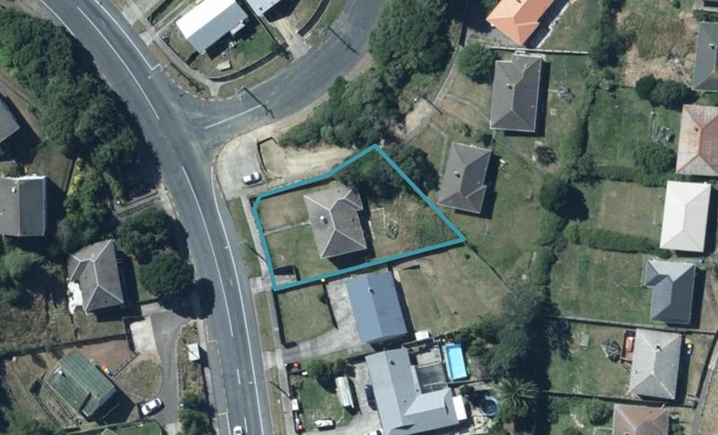 137 Champion Street, Cannons Creek, Porirua - Carousel 1
