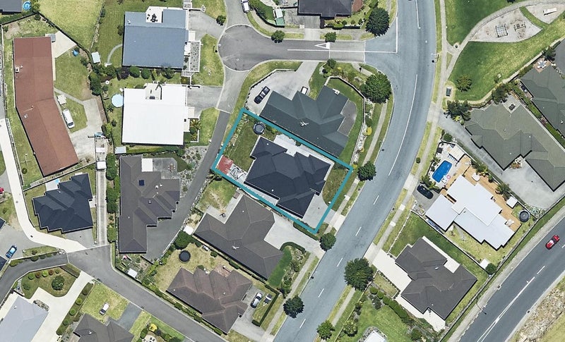 43 Waterside Drive, Pyes Pa, Tauranga - Carousel 1